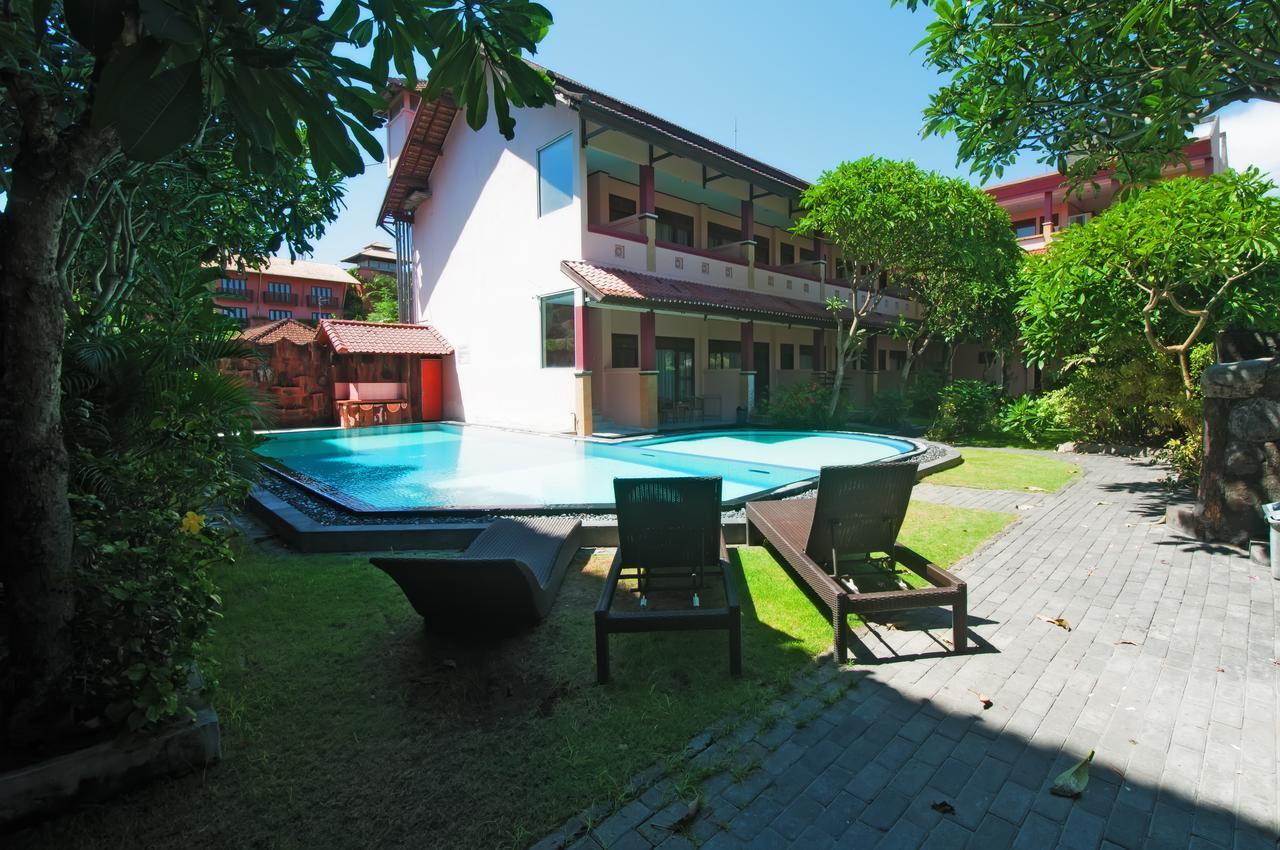 Pesona Beach Inn Кута Экстерьер фото