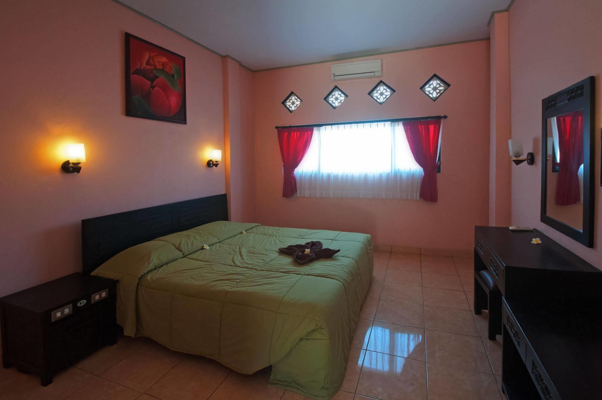 Pesona Beach Inn Кута Экстерьер фото